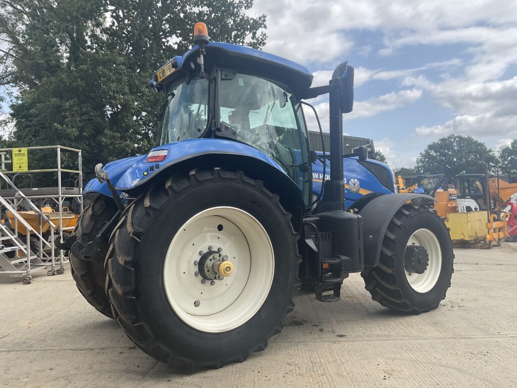 NEW HOLLAND T7.245