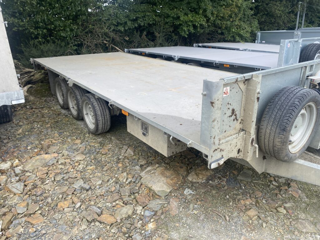 GRAHAM EDWARDS 16FT TRI AXLE TRAILER