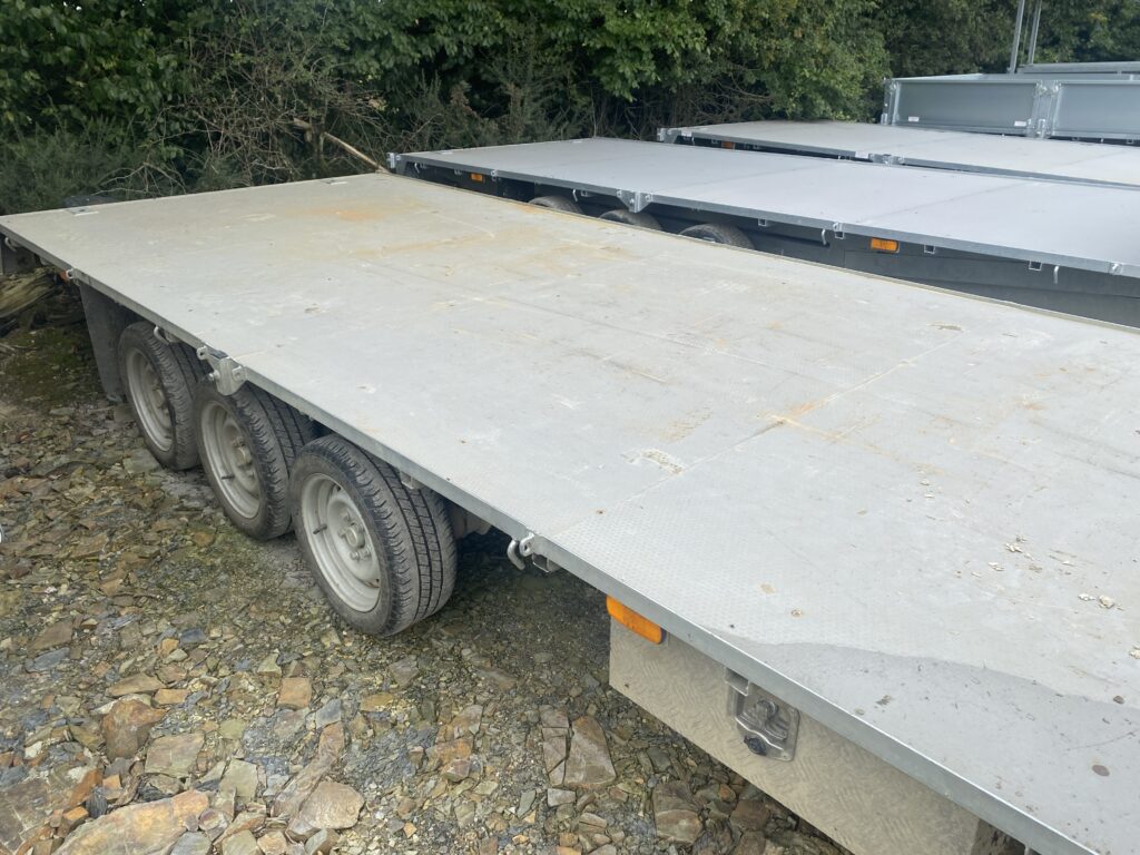 GRAHAM EDWARDS 16FT TRI AXLE TRAILER