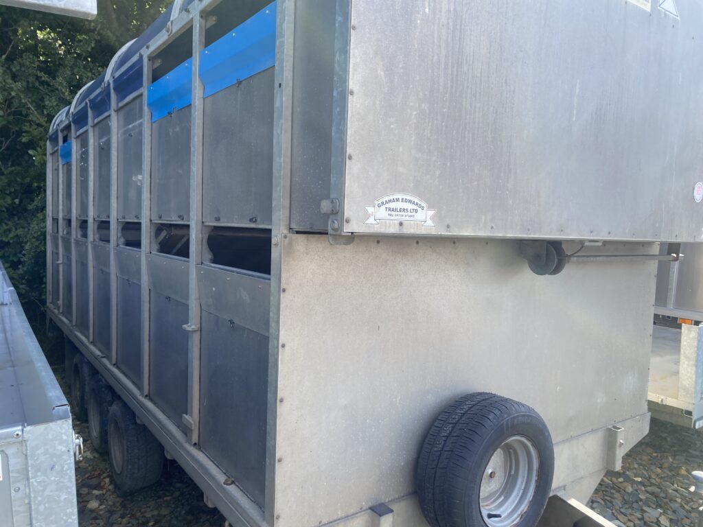 GRAHAM EDWARDS 14FT TRI AXLE CATTLE TRAILER