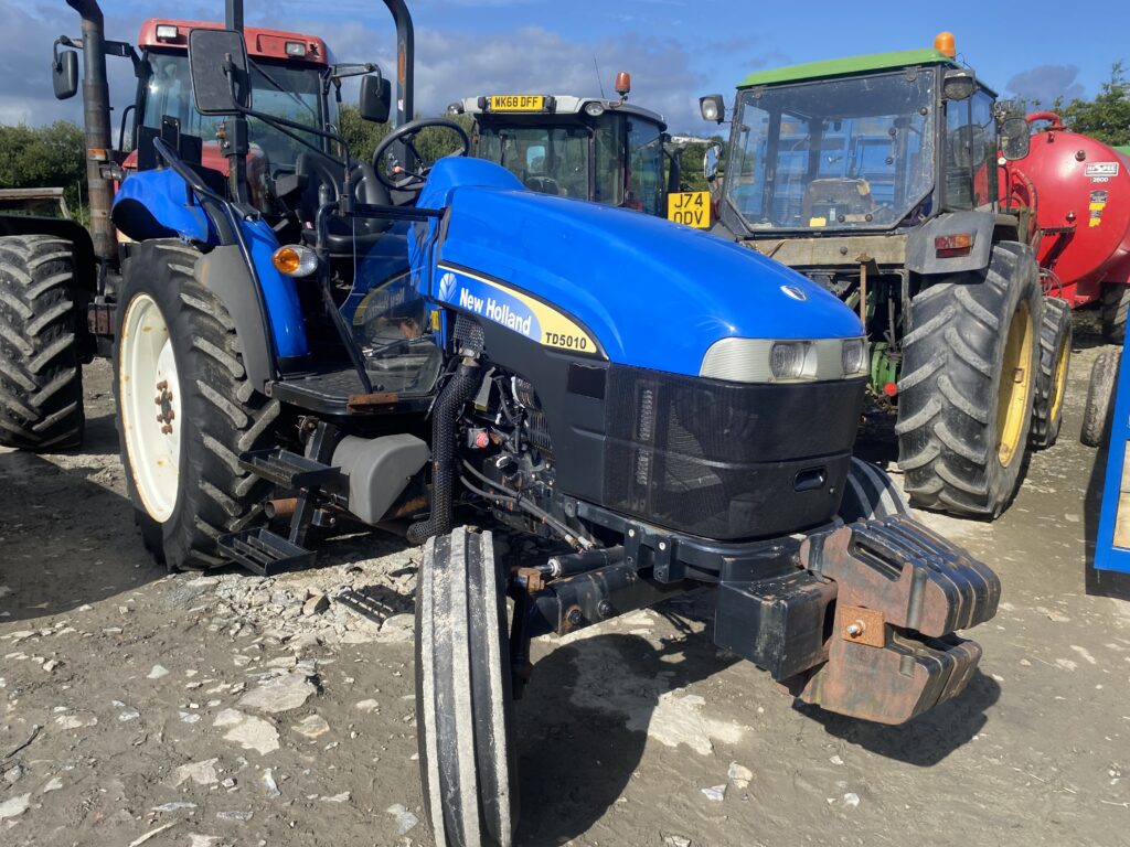 NEW HOLLAND TD5010 2WD TRACTOR