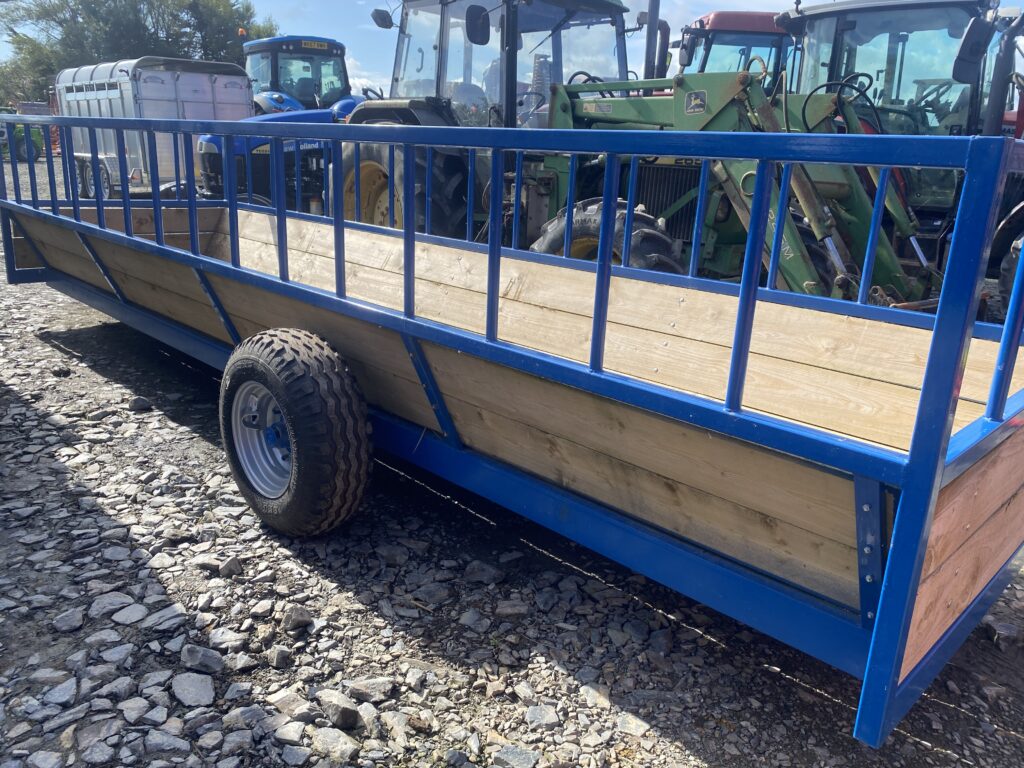 NEW 20FT FEED TRAILER C/W RETRACTABLE DRAWBAR