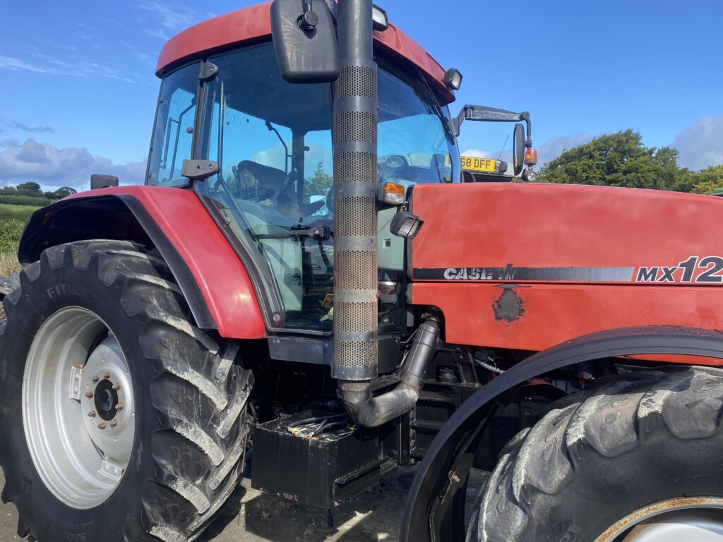 CASE MX120 TRACTOR