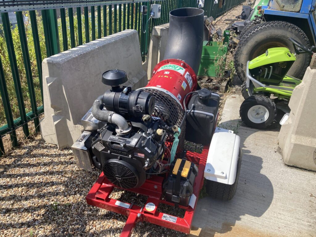 Lloyds KB4 Buffalo Trailed Blower