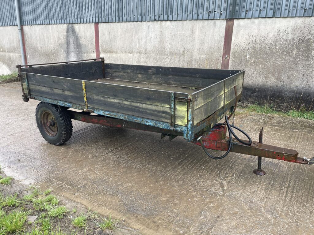 Wooden tipping trailer, 3 ton