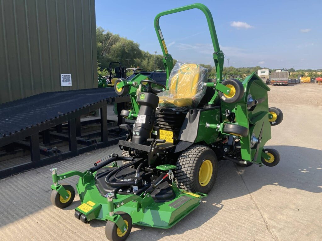 John Deere WAM1600T wide area mower