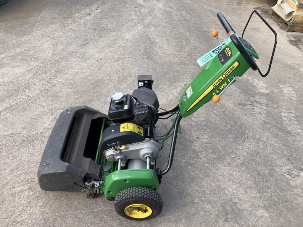 John Deere 220SL walk behind greens mower