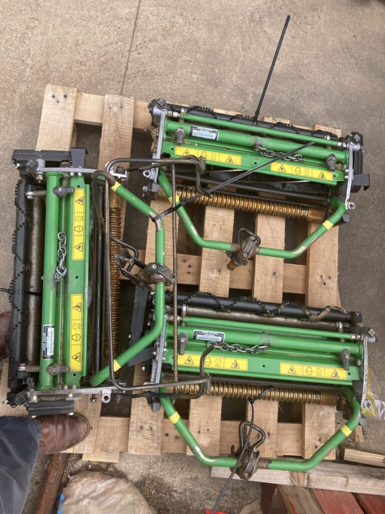 John Deere 2500 QA5 7bld cutting units