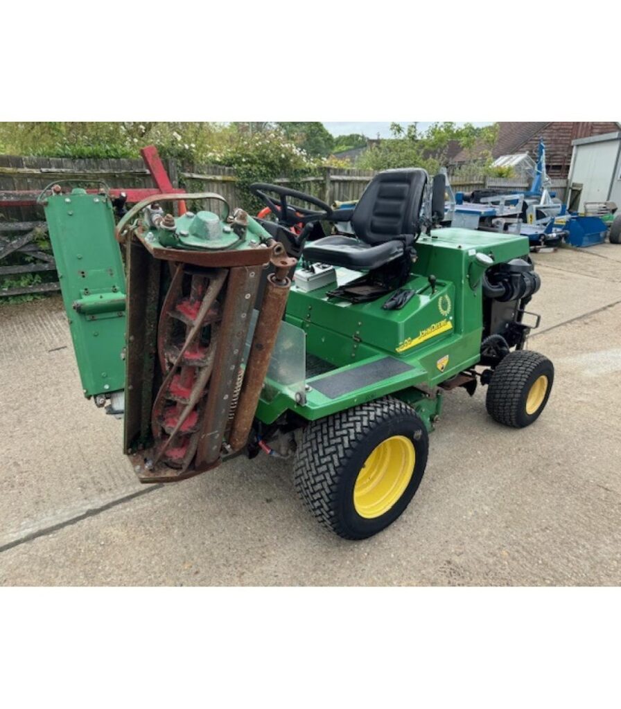 John Deere 900 Gang Mower