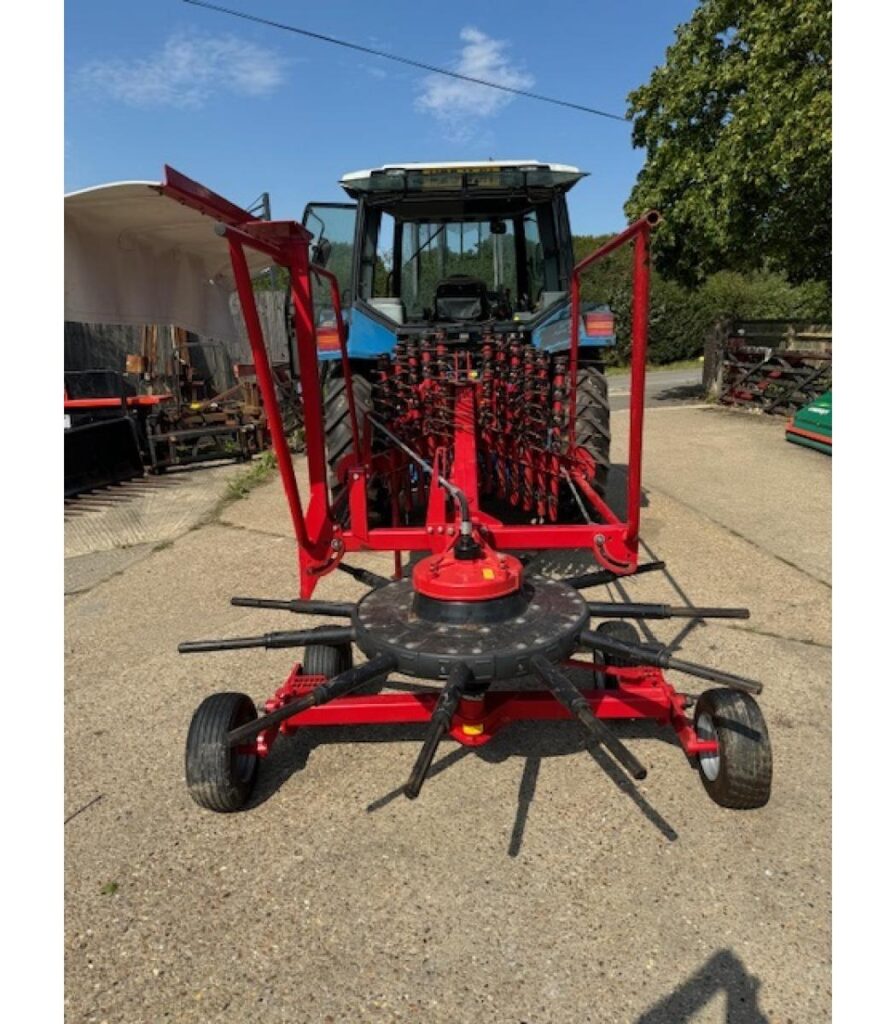 Lely Hibiscus 425s Hay Rake