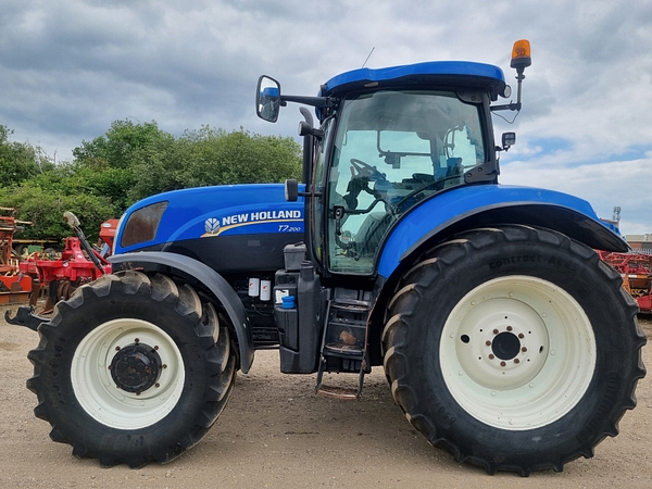 New Holland T7.200 -[ 4 Wheel Drive ]-