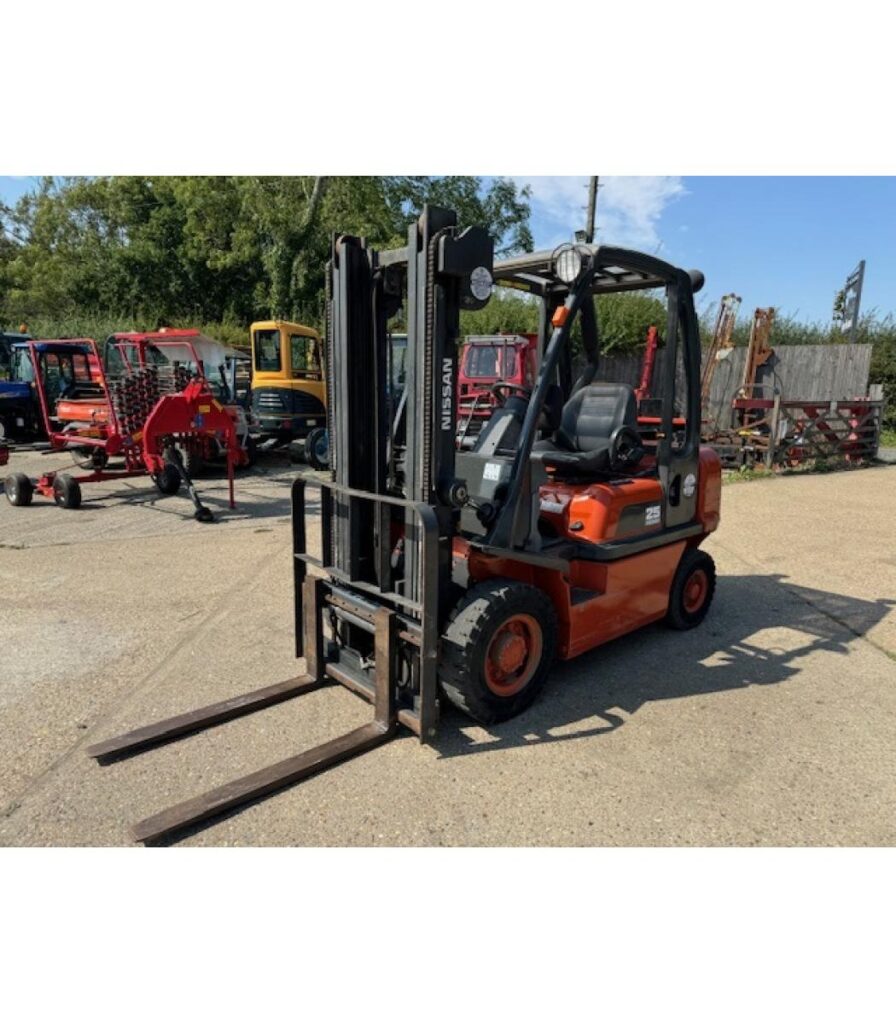 Nissan 2.5 Ton Forklift