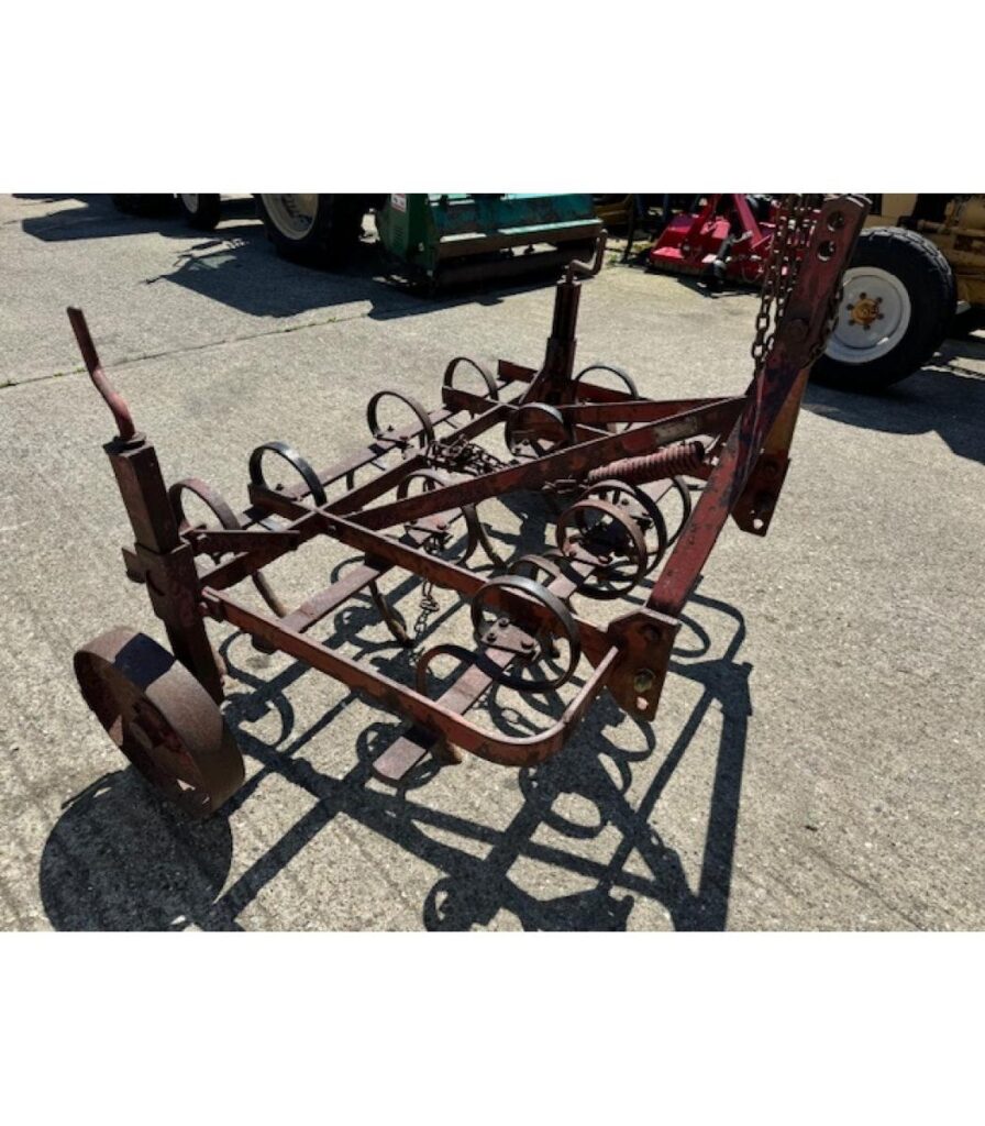 Pigtail Cultivator