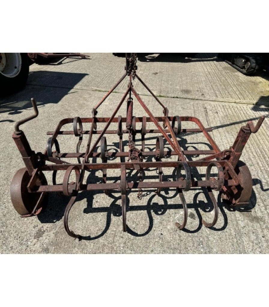 Pigtail Cultivator