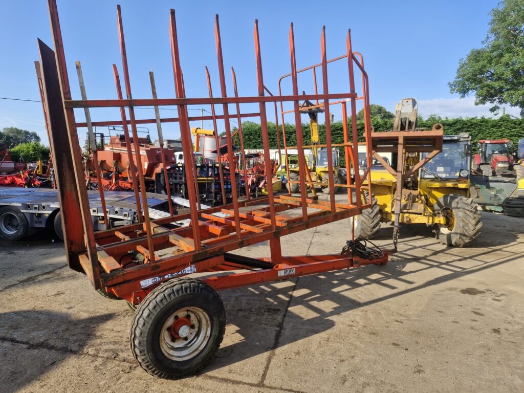 BROWNS 72 BALE HYDRAULIC SQUEEZE TRAILER