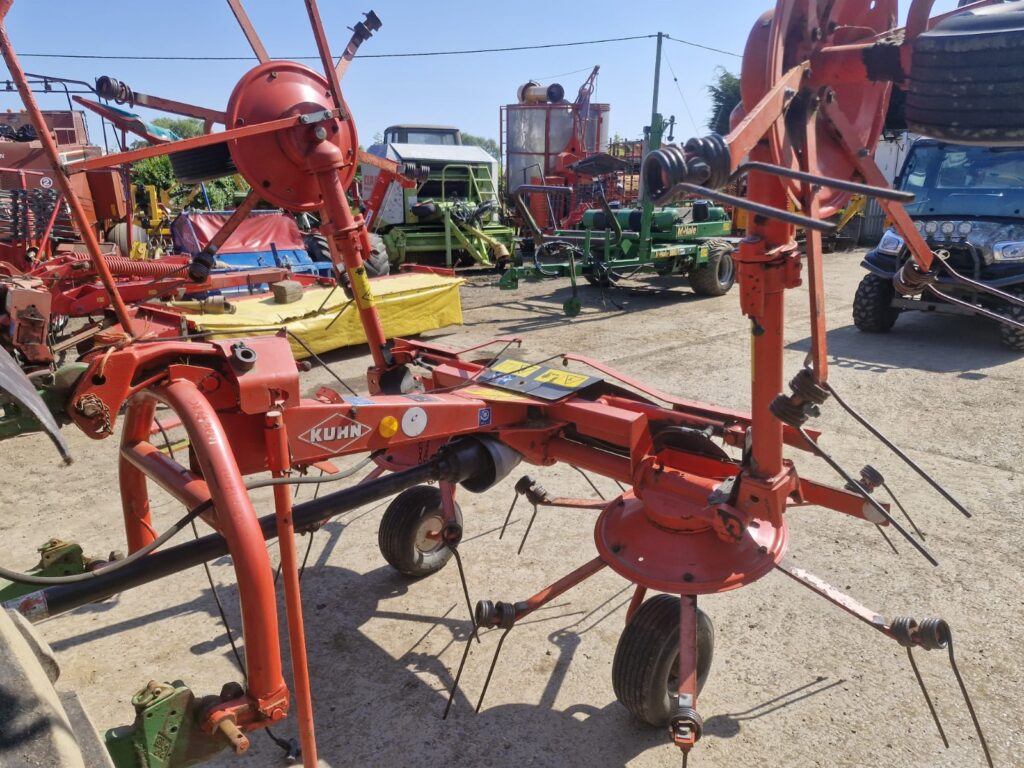 KUHN GF502 4 ROTOR TEDDER