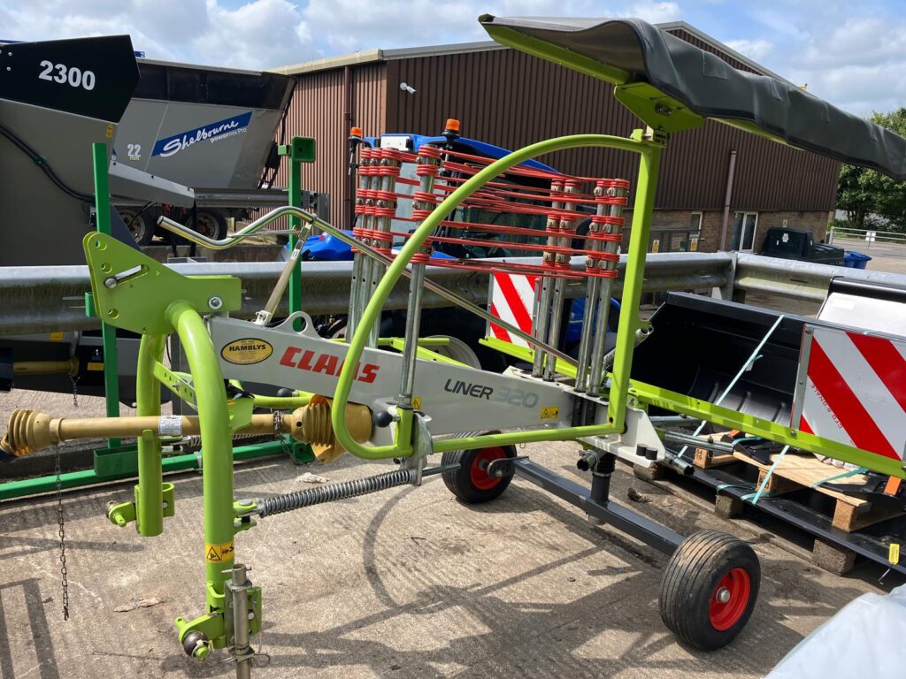 Claas Liner 320 Single Rotor Rake