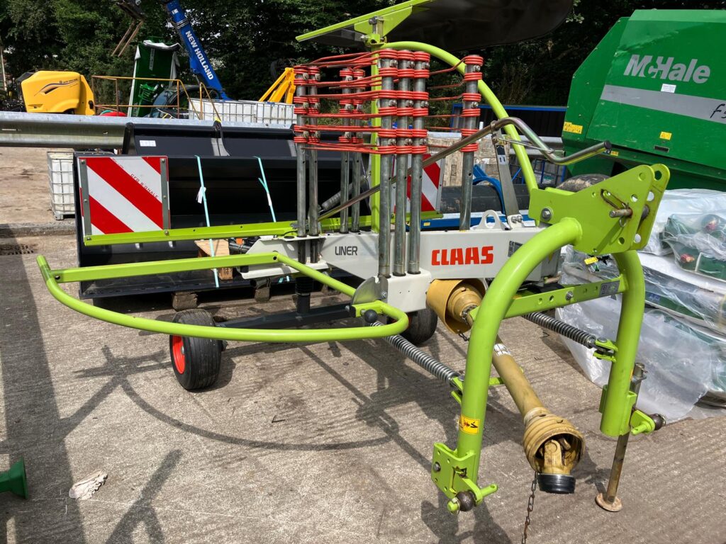 Claas Liner 320 Single Rotor Rake