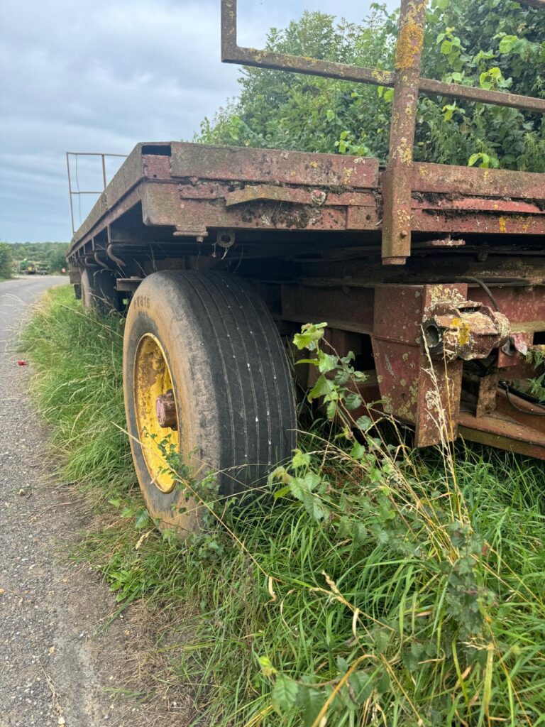 26FT 6 LONG TRAILER