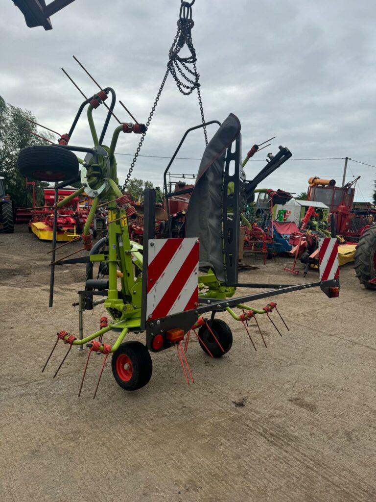 CLAAS VOLTO 55 4R TEDDER