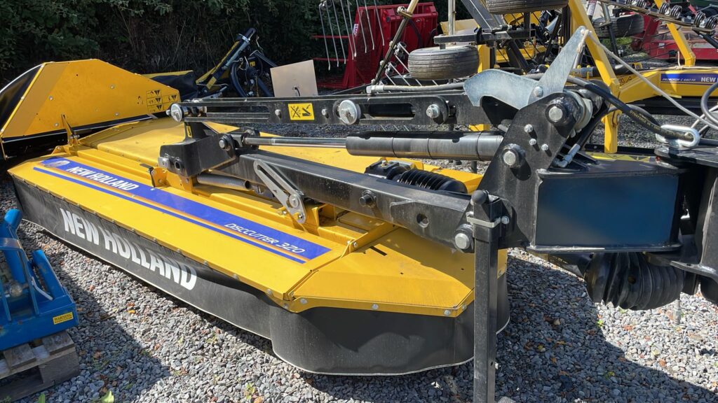 New Holland 320 Disccutter Mower