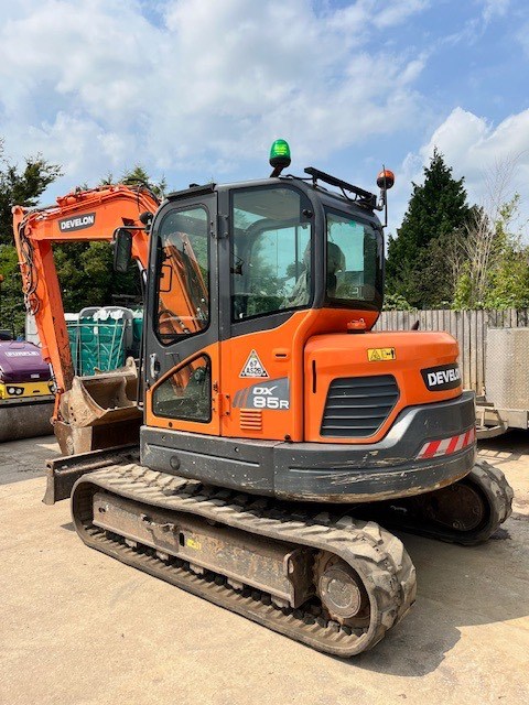 DOOSAN DX 85 R-3