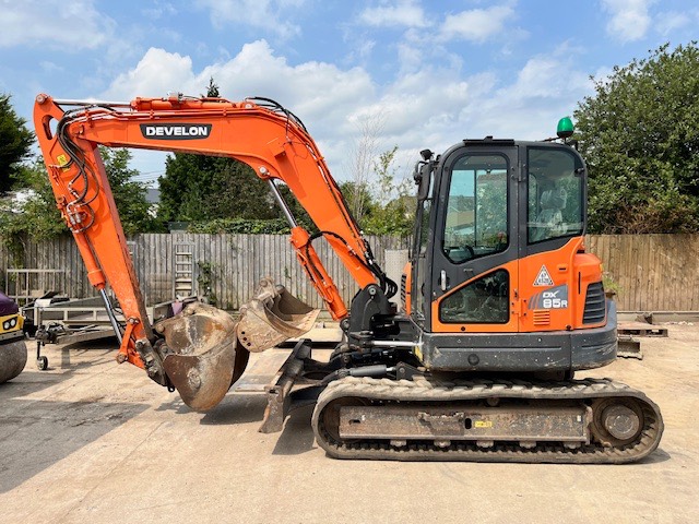 DOOSAN DX 85 R-3