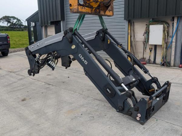 Quicke Q65 loader JD brackets available