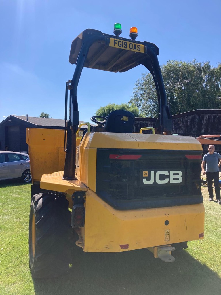 JCB 6 T