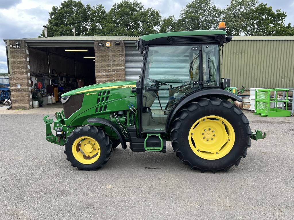 JOHN DEERE 5090GN