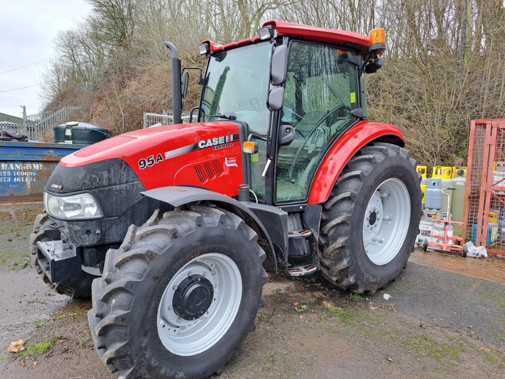 CASE IH FARMALL 95