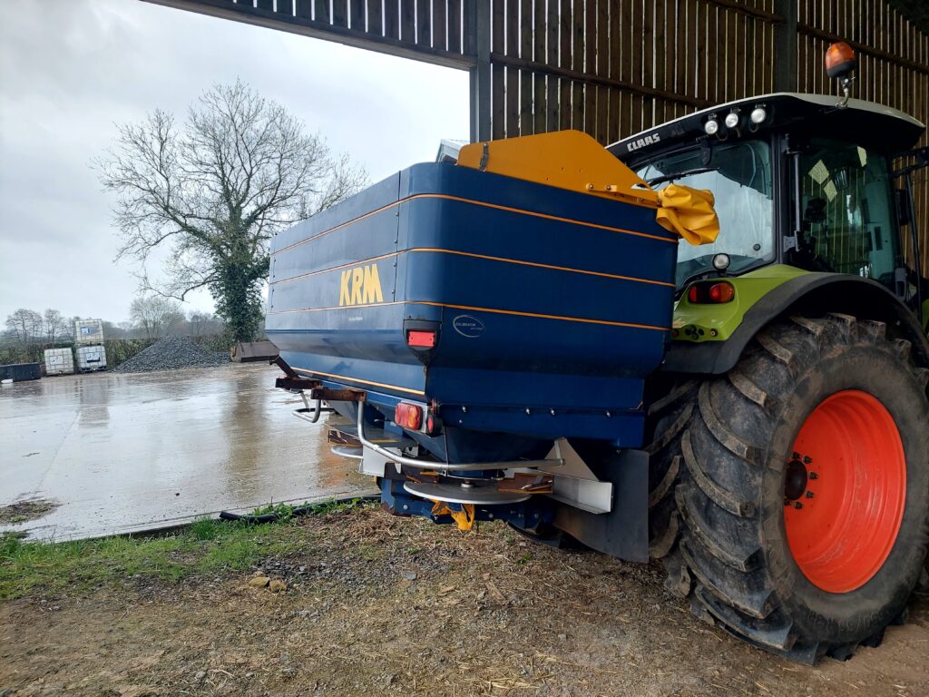 M2M FERTILISER SPREADER