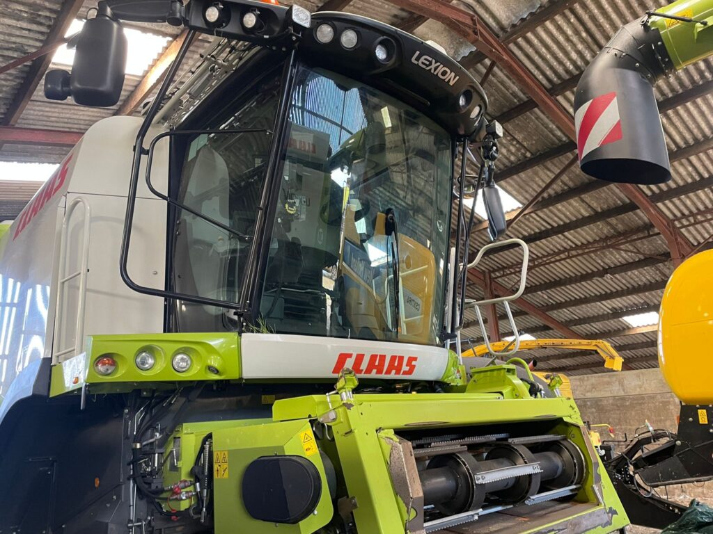 780 CLAAS COMBINE