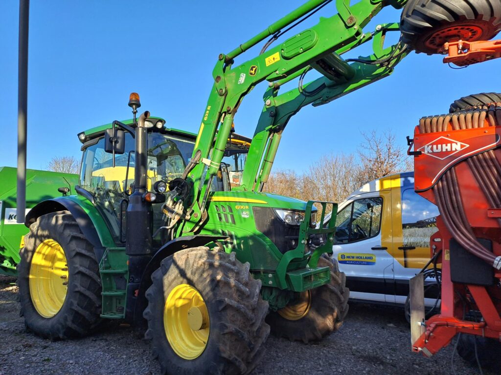 JOHN DEERE 6130R