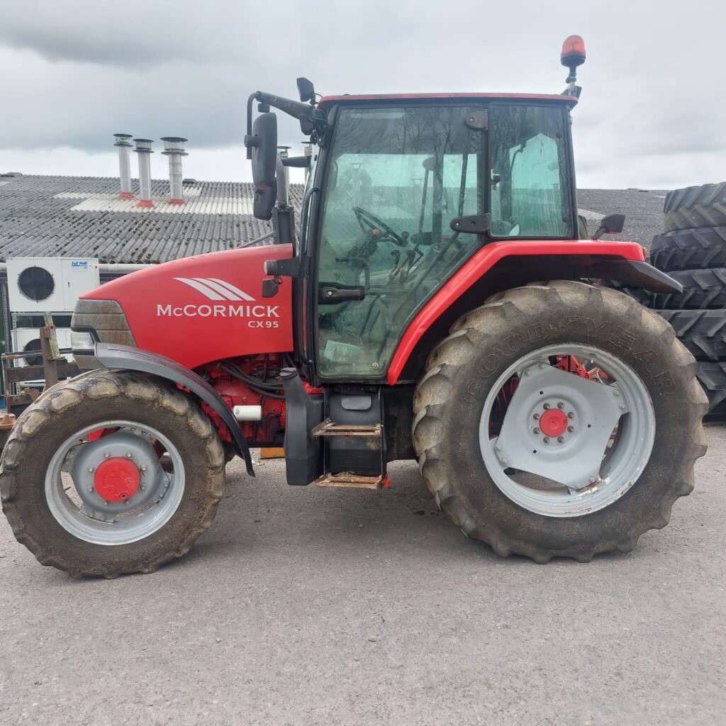 CX95 MCCORMICK TRACTOR