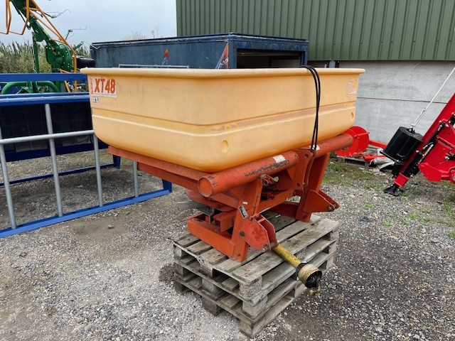 TEAGLE XT48 FERTILISER SPREADER