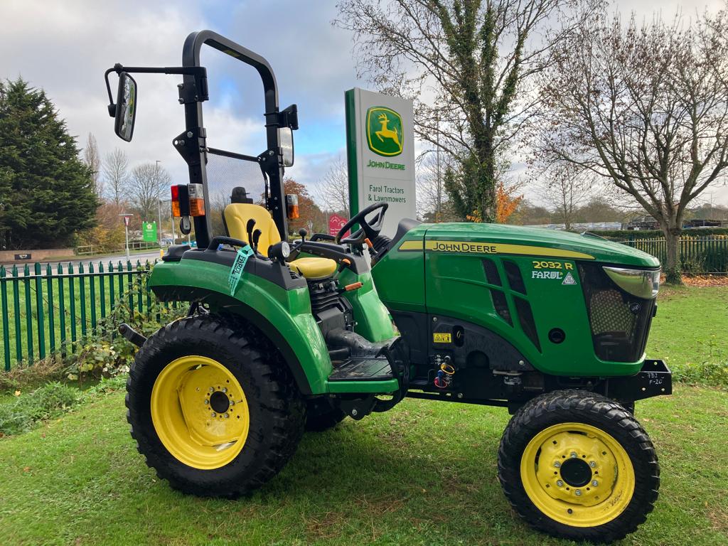 John Deere 2032R compact tractor