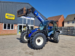 NEW HOLLAND LM7.42 HANDLER