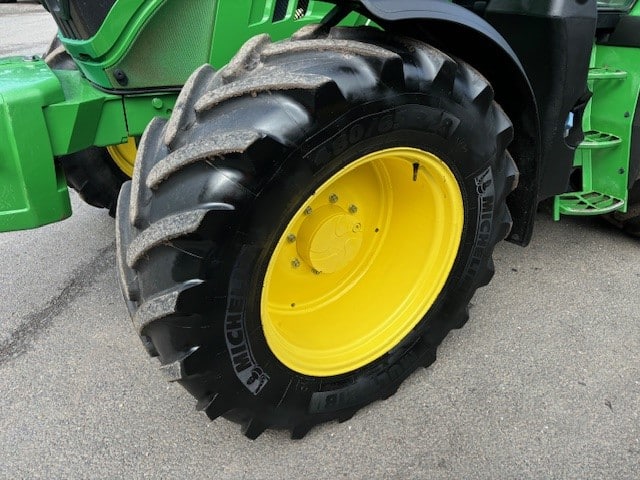 John Deere 6130R