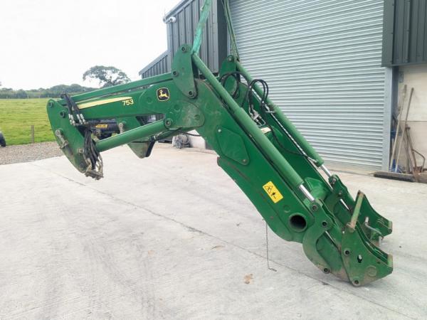 JOHN DEERE 753 LOADER