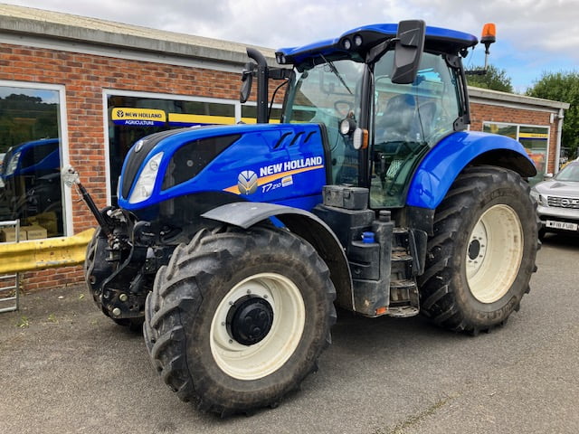 NEW HOLLAND T7.210 RC TRACTOR