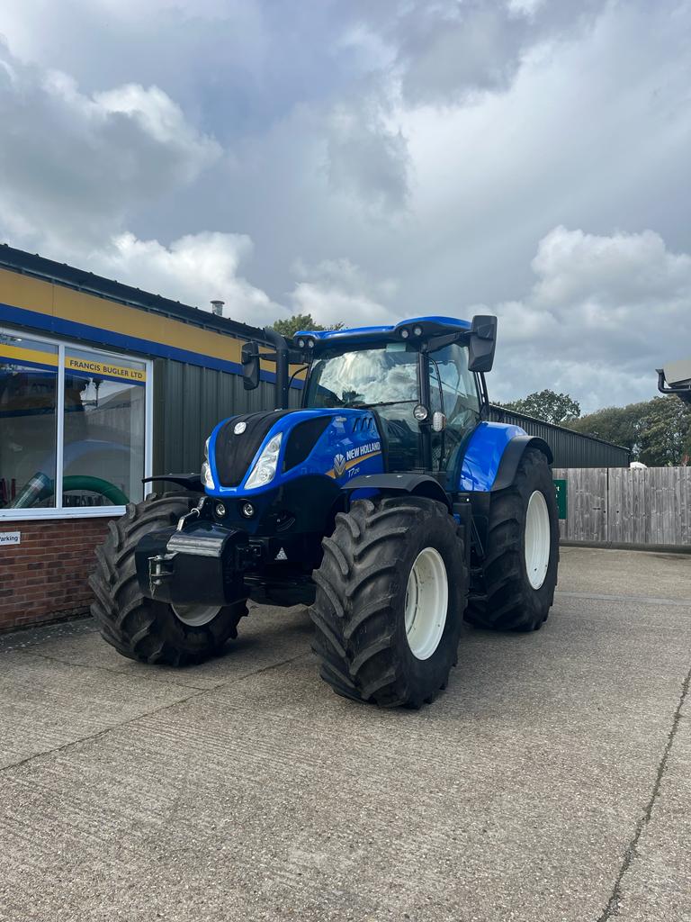 NEW HOLLAND T7.210 AC TRACTOR