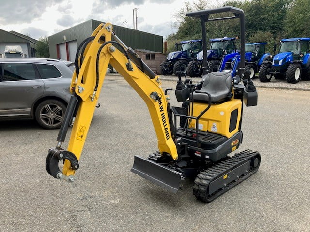 NEW HOLLAND E14D MINI EXCAVATOR