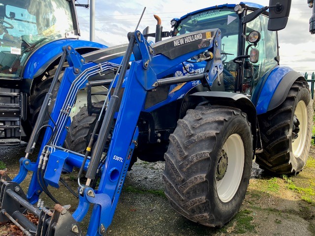 NEW HOLLAND T5.105 TRACTOR & LOADER