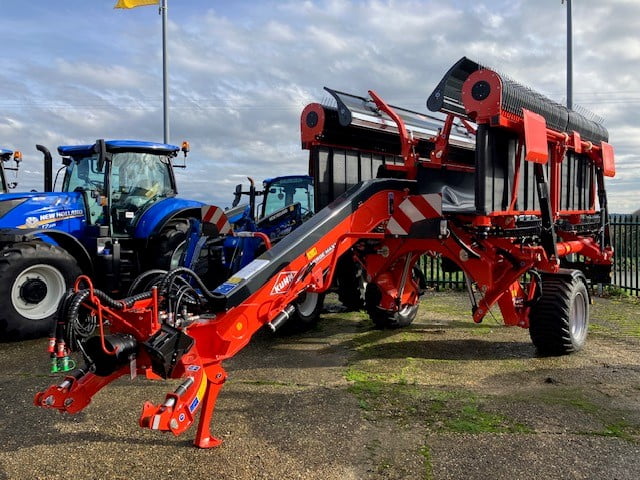 KUHN FARM MACHINERY MERGE MAXX 1090