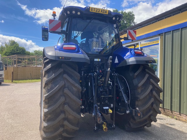 NEW HOLLAND T7.300 PLMI EX DEMO TRACTOR