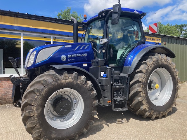 NEW HOLLAND T7.300 PLMI EX DEMO TRACTOR