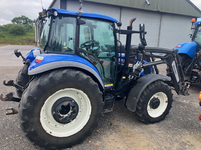 NEW HOLLAND T5.105 UTILIT TRACTOR & LOADER