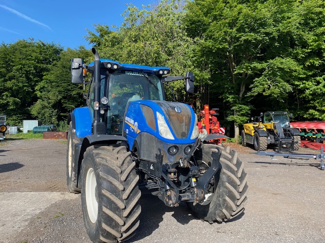 NEW HOLLAND T7.210 PC CL TRACTOR