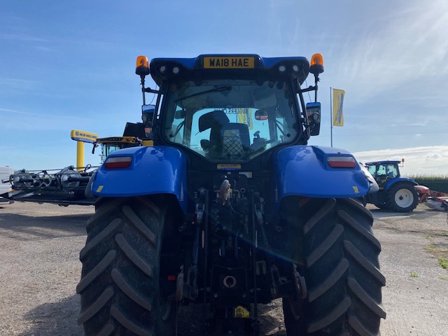 NEW HOLLAND T7.210 PC CL TRACTOR